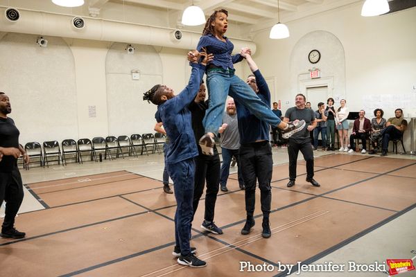 Anika Noni Rose and the cast of WONDERFUL TOWN Photo