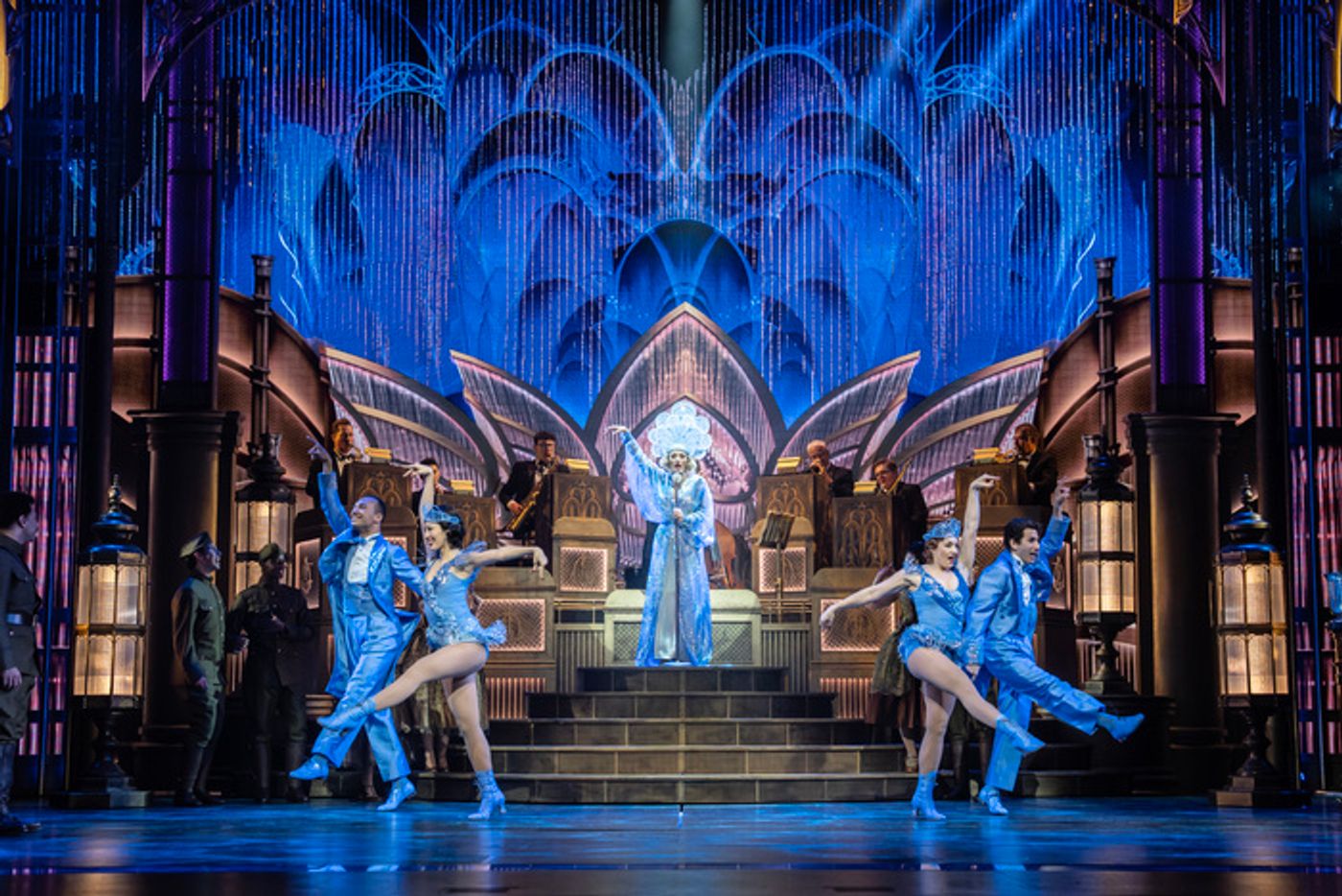 Photos: THE GREAT GATSBY in London's West End  Image