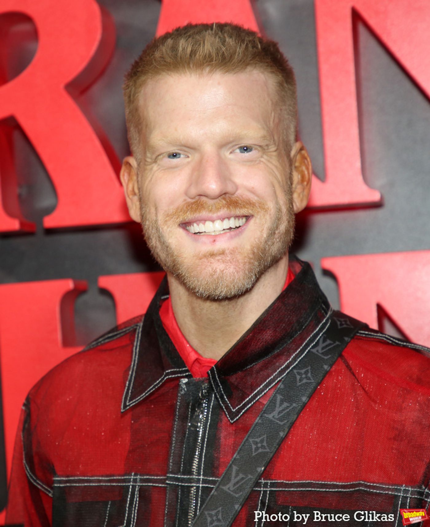 Photos: Natalia Dyer, Charlie Heaton & More on the STRANGER THINGS Red Carpet  Image