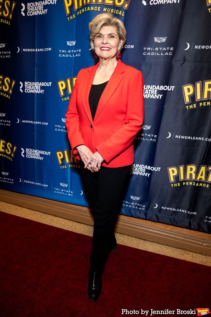 Photos: PIRATES! THE PENZANCE MUSICAL Opening Night Red Carpet — photo 9 of 33