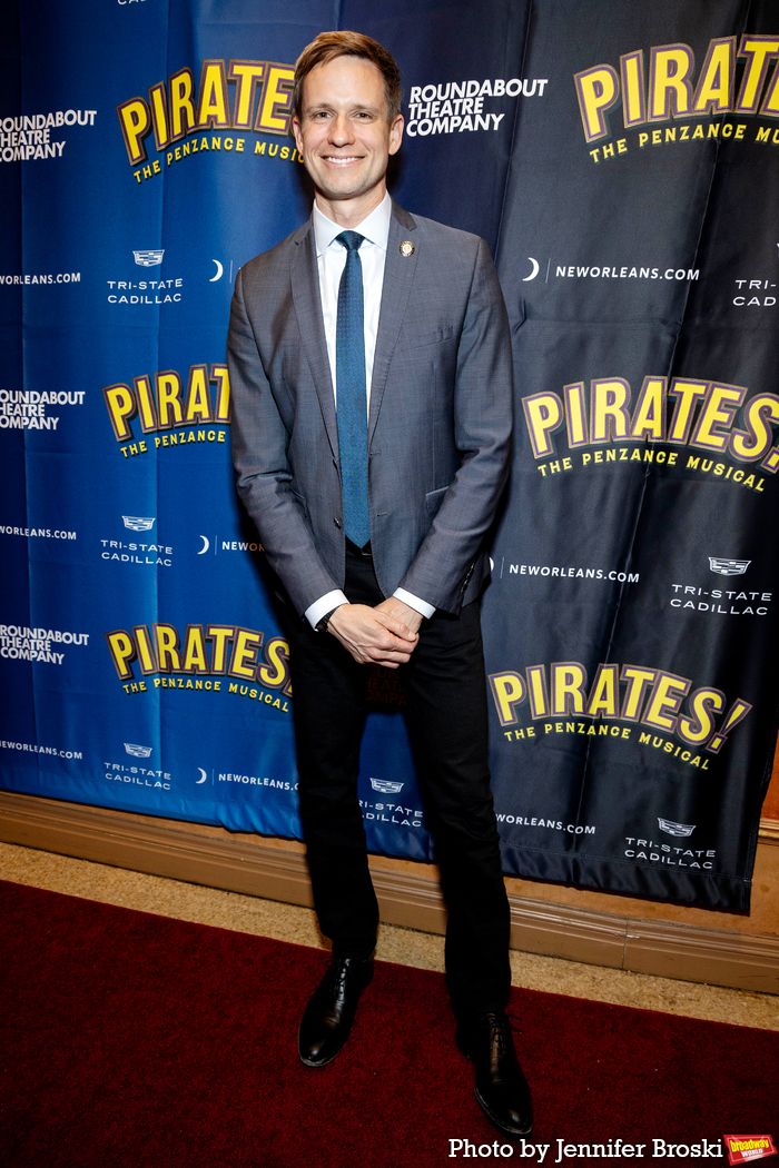 Photos: PIRATES! THE PENZANCE MUSICAL Opening Night Red Carpet — photo 17 of 33