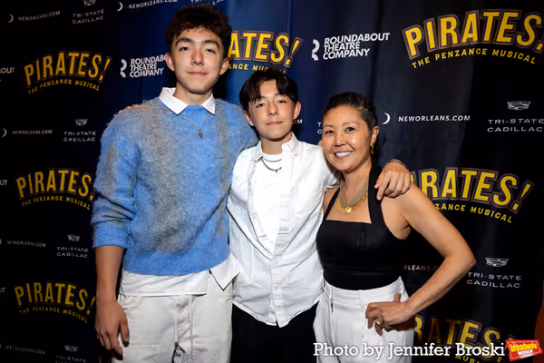 Linda Cho and family Photo