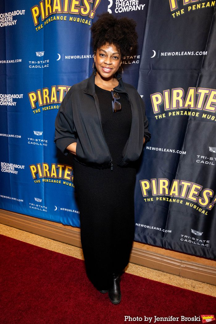 Photos: PIRATES! THE PENZANCE MUSICAL Opening Night Red Carpet — photo 28 of 33