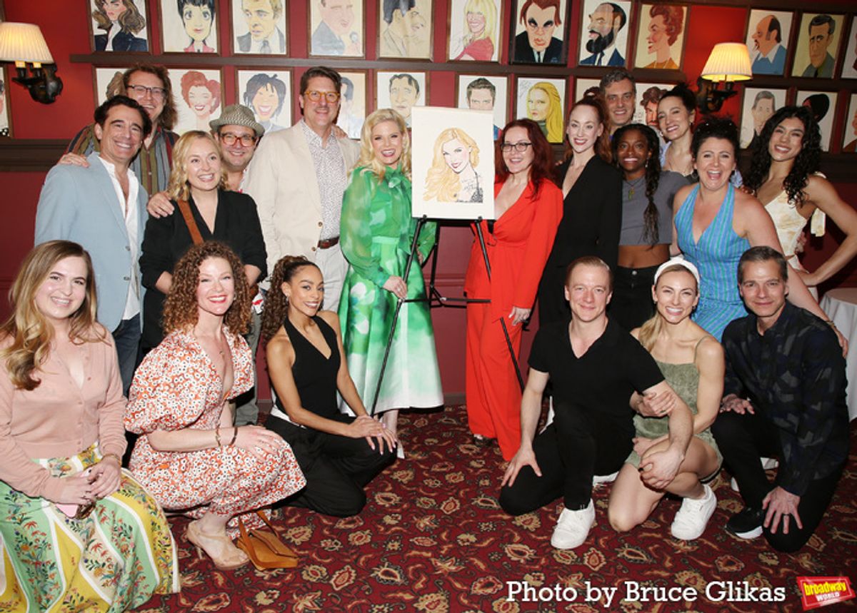 Megan Hilty poses with the company of 'Death Becomes Her' at 
