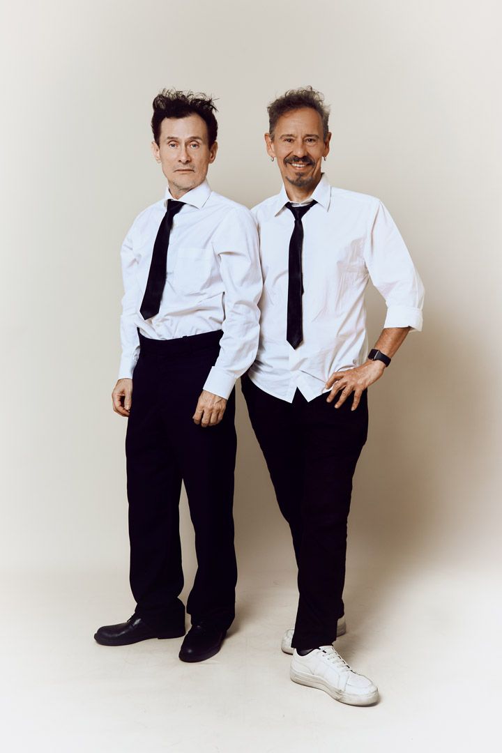 IN ON IT by Daniel MacIvor: A Thought-Provoking and Hilarious Play Is Back in S?o Paulo  Image