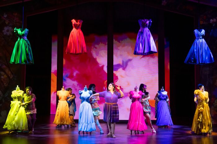 Photos and Video: REAL WOMEN HAVE CURVES on Broadway — photo 3 of 10