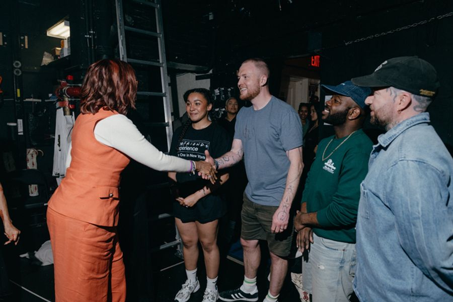 Photos: Oprah, Gayle King, and Heidi Klum Stop By SUNSET BLVD. On Broadway Image