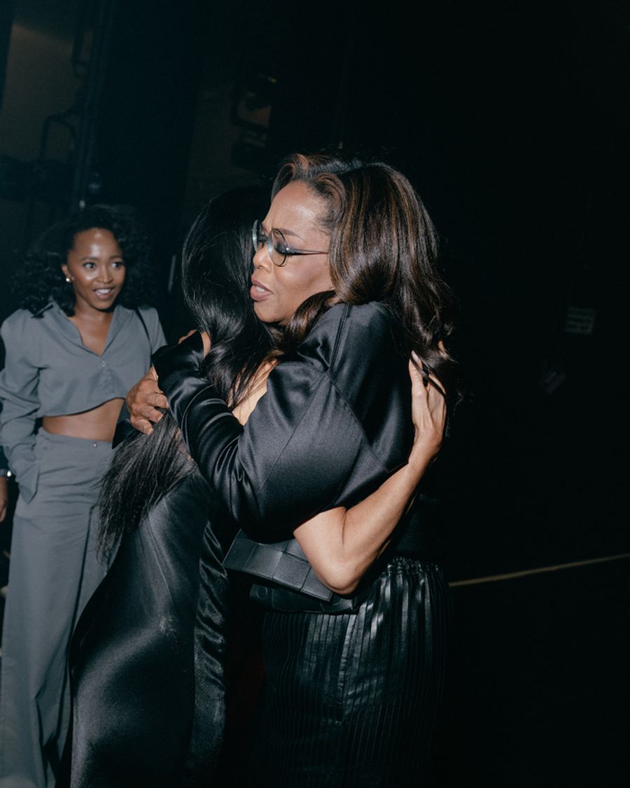 Photos: Oprah, Gayle King, and Heidi Klum Stop By SUNSET BLVD. On Broadway Image