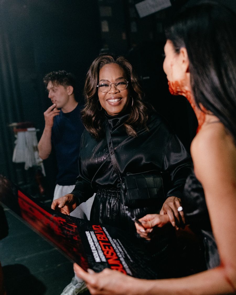Photos: Oprah, Gayle King, and Heidi Klum Stop By SUNSET BLVD. On Broadway Image