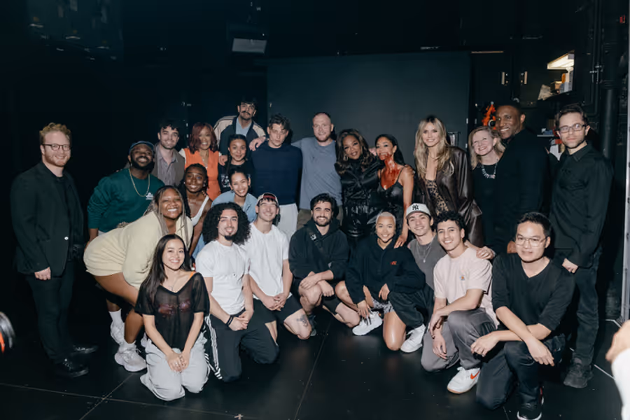 Photos: Oprah, Gayle King, and Heidi Klum Stop By SUNSET BLVD. On Broadway Image