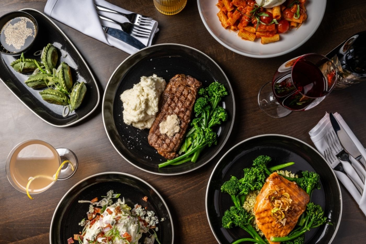 PLANET HOLLYWOOD New York Welcomes Guests with a Stunning Transformation  Image