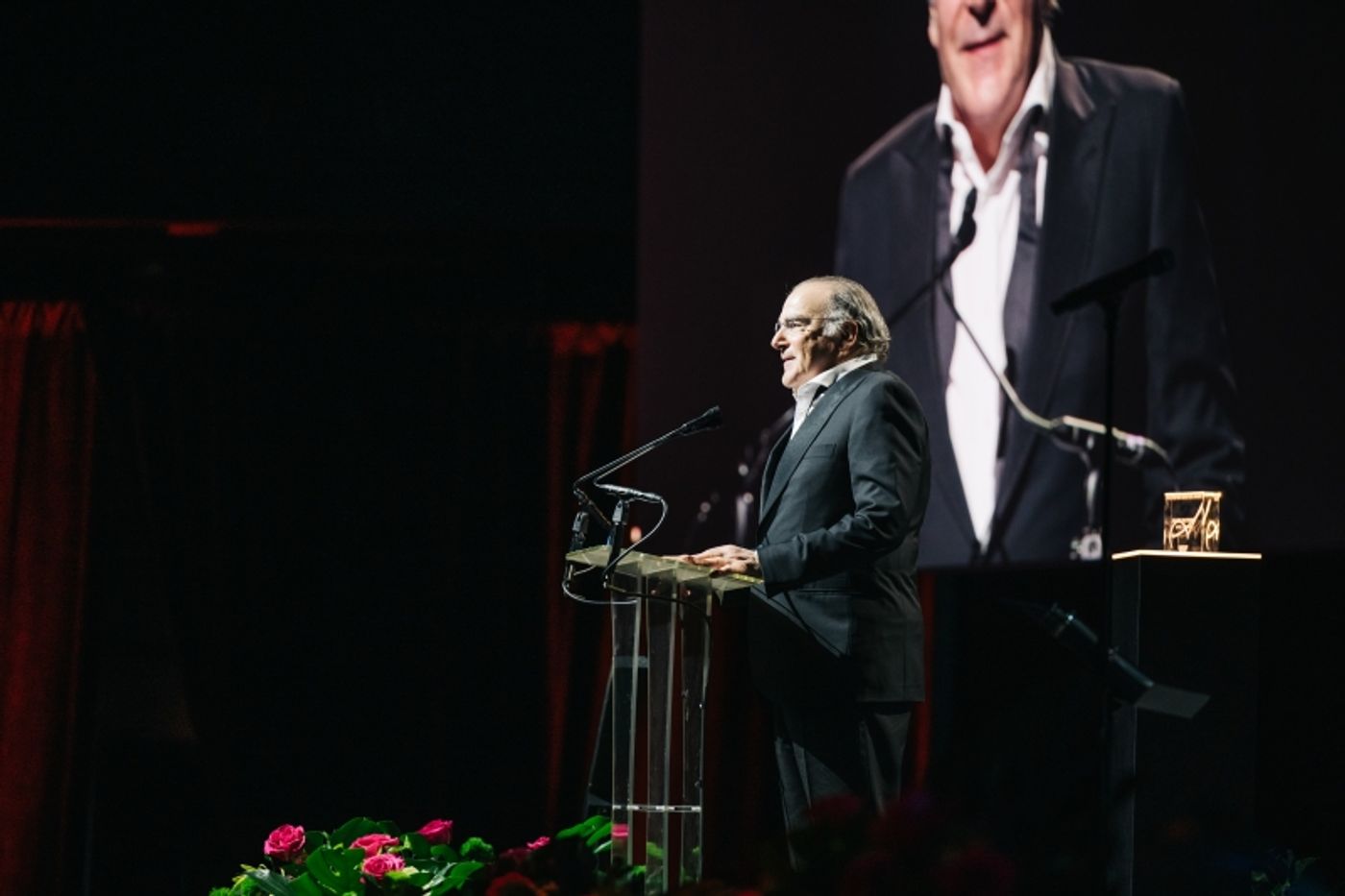 Feature: Signature Theatre Honors Mandy Patinkin with The 2025 Sondheim Award at its Annual Gala  Image