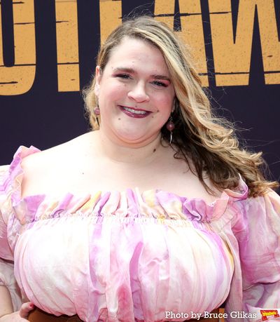 Bonnie Milligan Photo