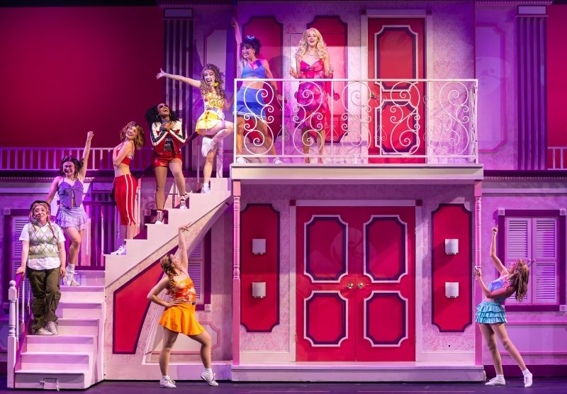 Review: Omigod! LEGALLY BLONDE - THE MUSICAL Is a Winner at La Mirada Image
