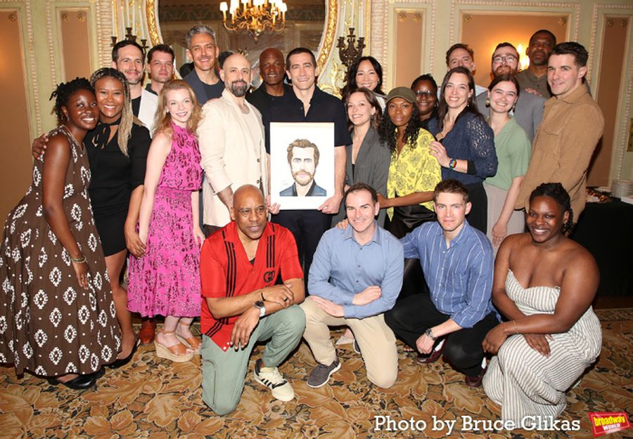 Photos: Jake Gyllenhaal Gets a Sardi's Portrait  Image