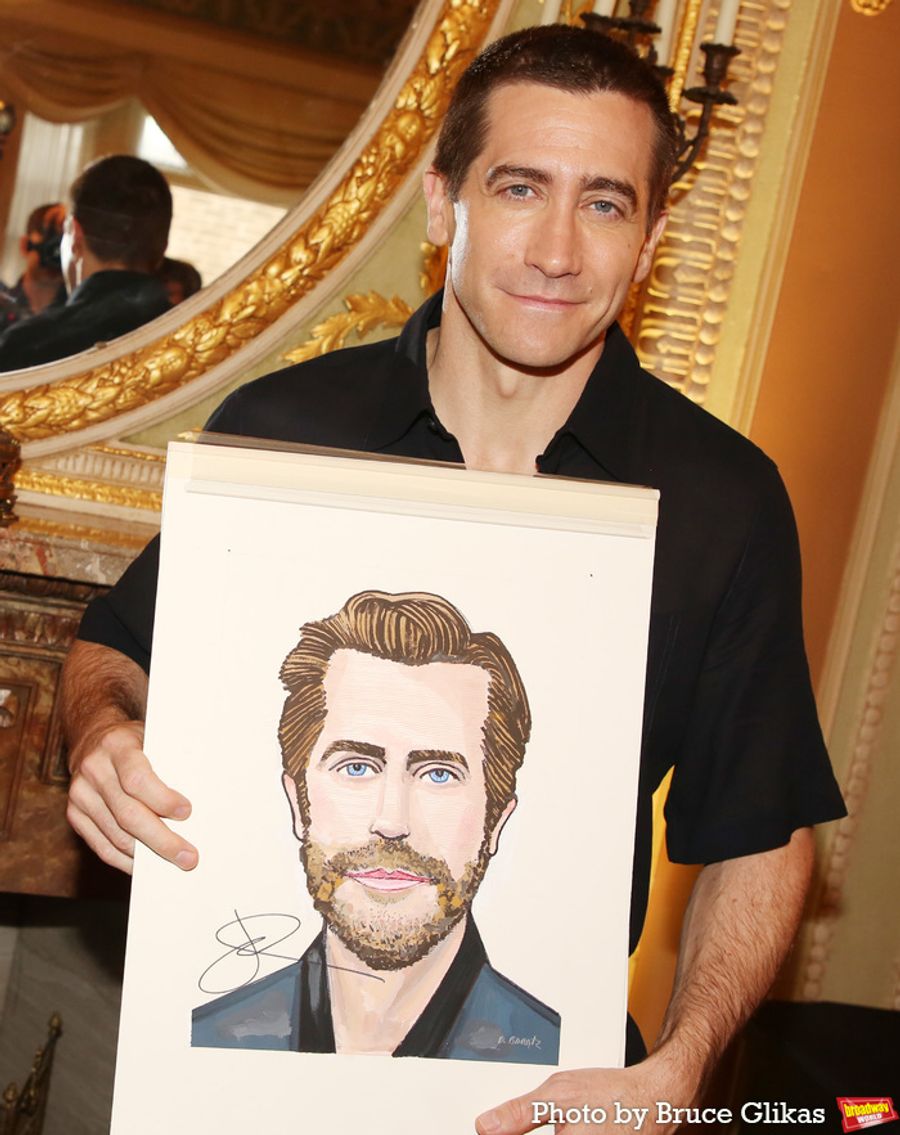 Photos: Jake Gyllenhaal Gets a Sardi's Portrait  Image