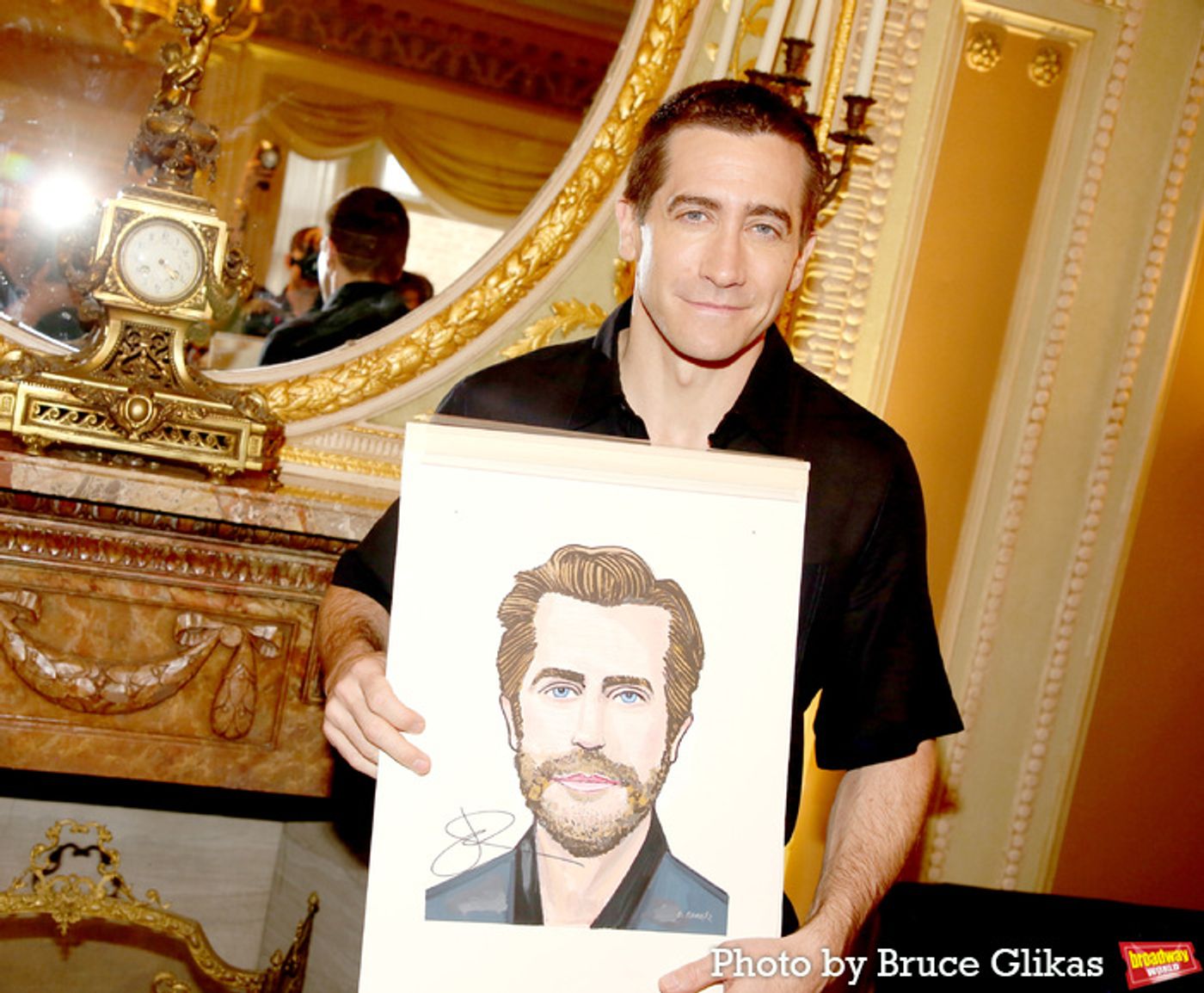 Photos: Jake Gyllenhaal Gets a Sardi's Portrait  Image