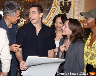 Jake Gyllenhaal & The Cast of "Othello" Photo