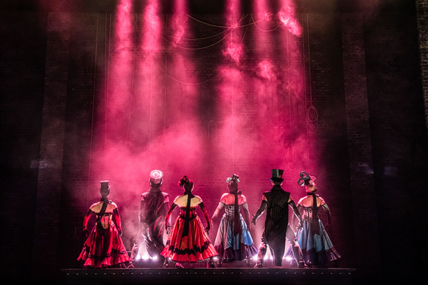 Photos: MOULIN ROUGE! World Tour Kicks Off This Week Photos: MOULIN ROUGE! World Tour Kicks Off This Week Image