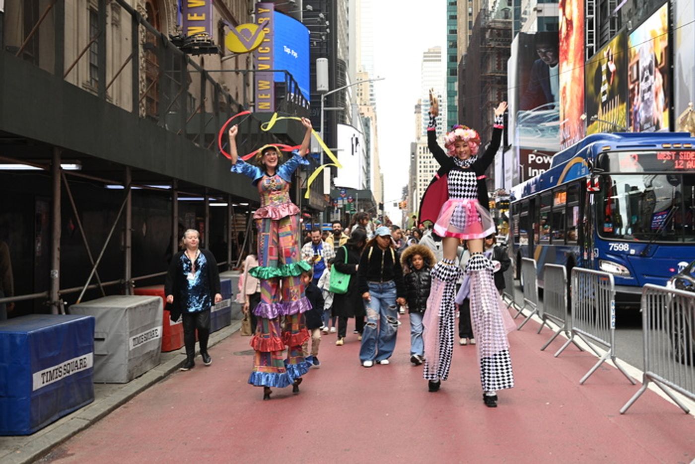 Photos: New Victory Family Benefit: CIRCUS IN THE CITY  Image