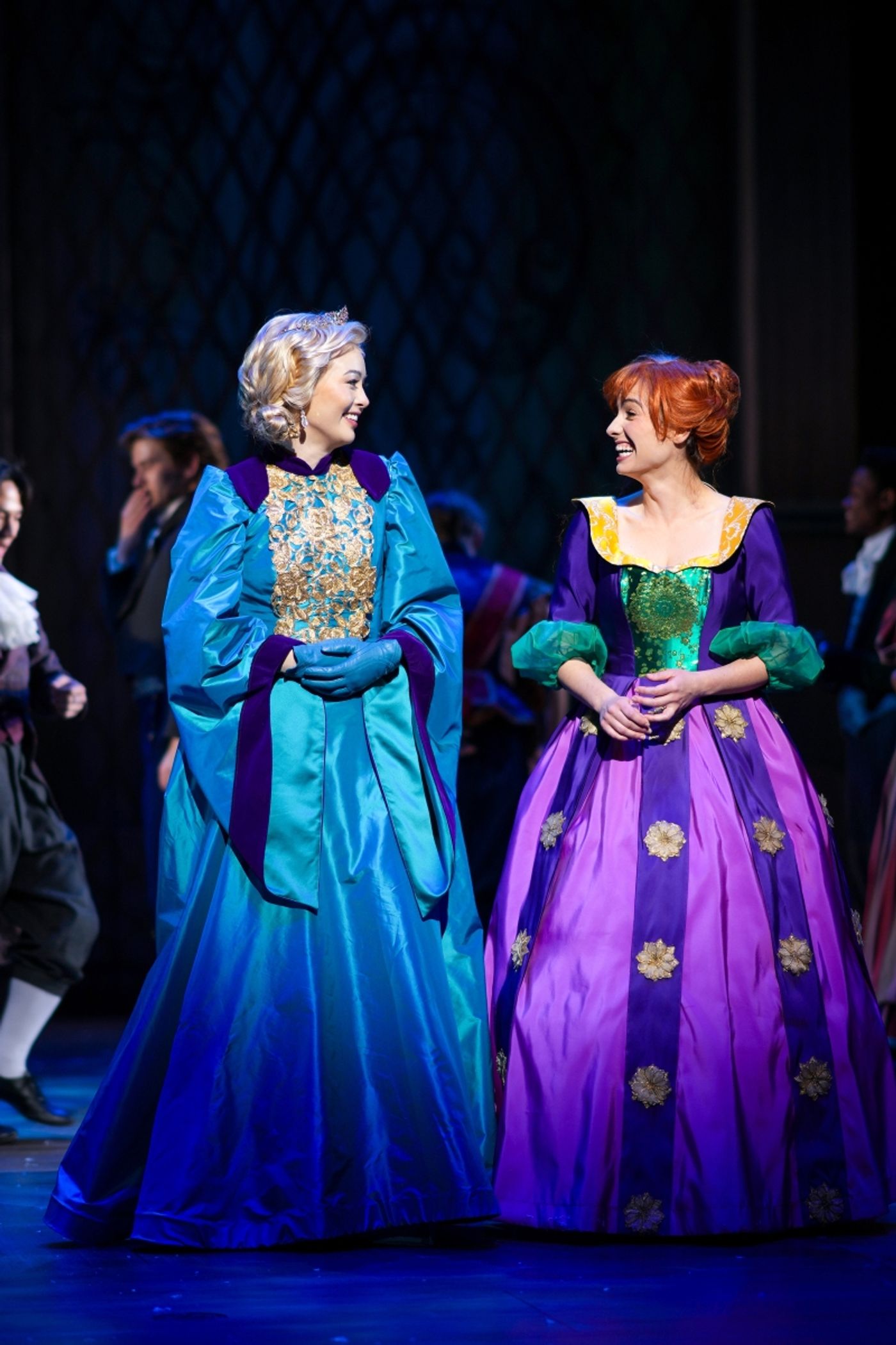 Review: FROZEN at Children's Theater Company Review: FROZEN at Children's Theater Company Image