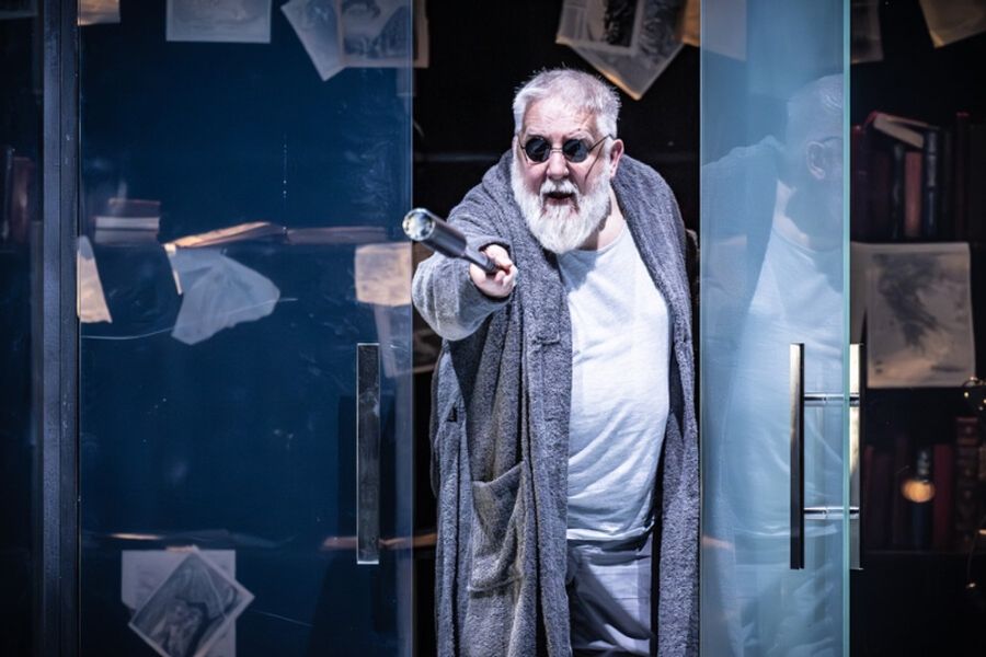 Review: TITUS ANDRONICUS, Starring Simon Russell Beale Image