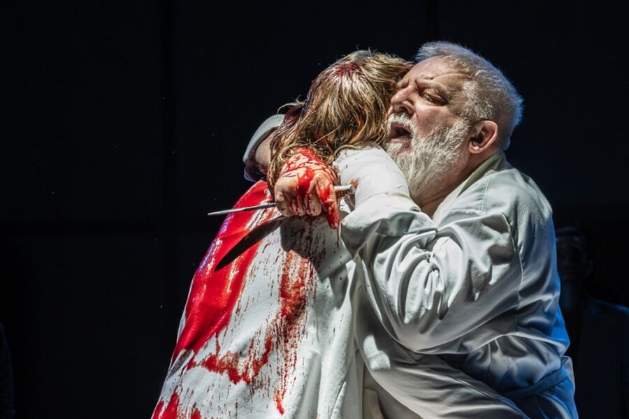 Review: TITUS ANDRONICUS, Starring Simon Russell Beale Image