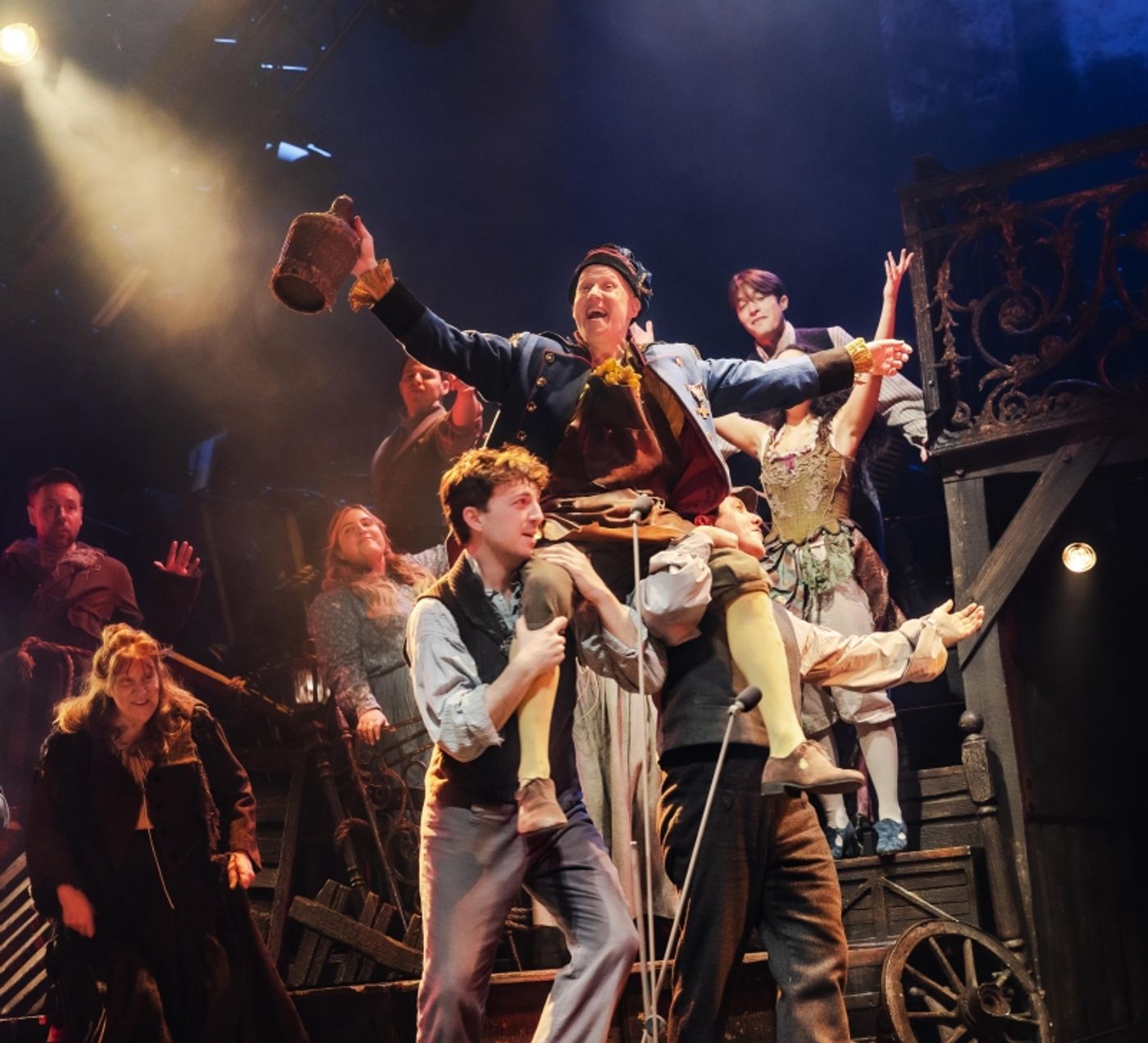 REVIEW: The LES MISÉRABLES THE ARENA SPECTACULAR Is A Breathtaking Celebration of The 40th Anniversary Of The Famous Musical *UPDATED FOR ALTERNATE LEADS*  Image