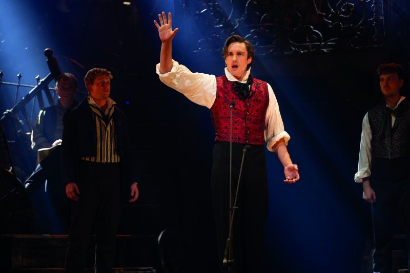 REVIEW: The LES MISÉRABLES THE ARENA SPECTACULAR Is A Breathtaking Celebration of The 40th Anniversary Of The Famous Musical *UPDATED FOR ALTERNATE LEADS* Image