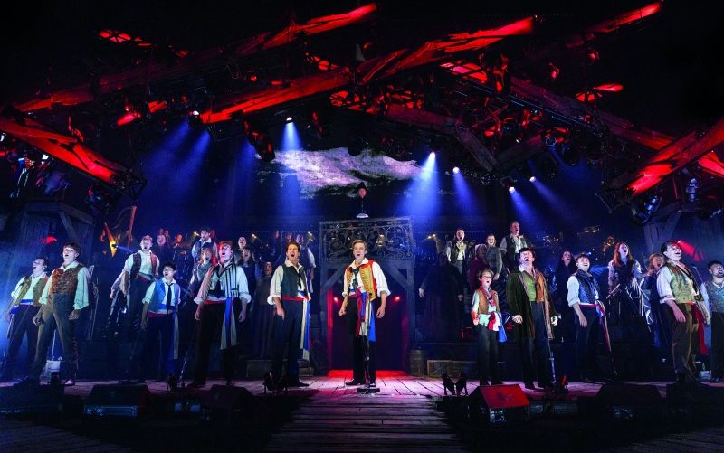 REVIEW: The LES MISÉRABLES THE ARENA SPECTACULAR Is A Breathtaking Celebration of The 40th Anniversary Of The Famous Musical *UPDATED FOR ALTERNATE LEADS* Image
