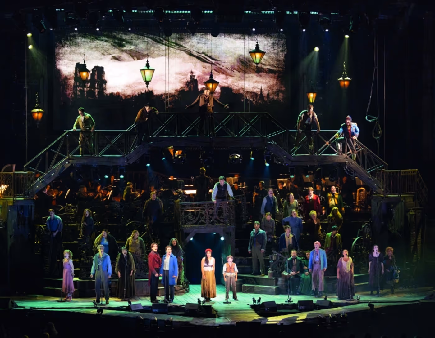 REVIEW: The LES MISÉRABLES THE ARENA SPECTACULAR Is A Breathtaking Celebration of The 40th Anniversary Of The Famous Musical *UPDATED FOR ALTERNATE LEADS*  Image