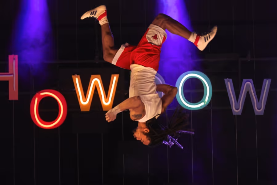 Review: SHOWDOWN, Albany Theatre Image