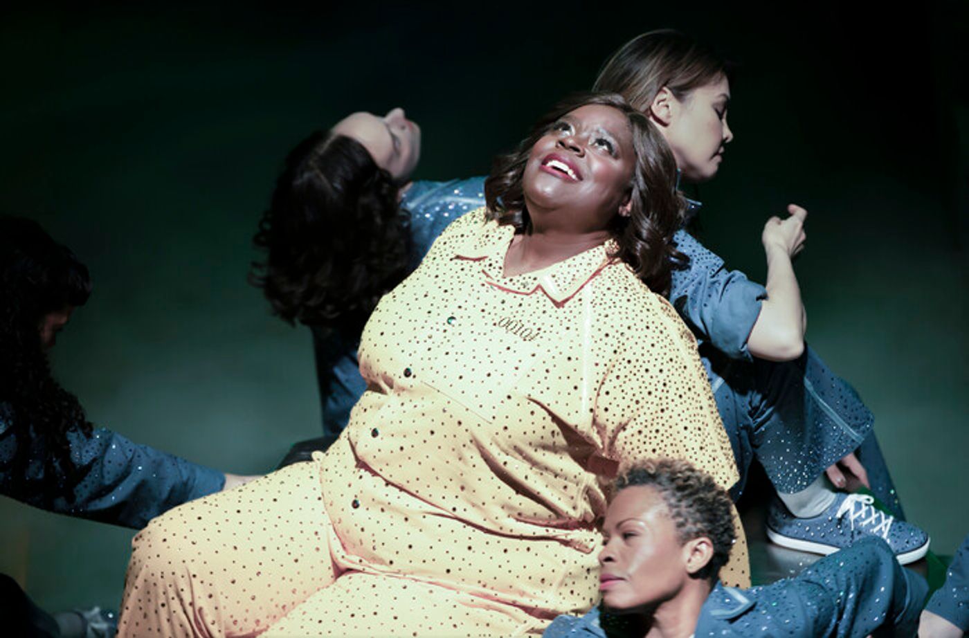 Photos: ELSBETH Season Finale Photos Reveal CHICAGO Musical Number, Returning Guest Stars  Image