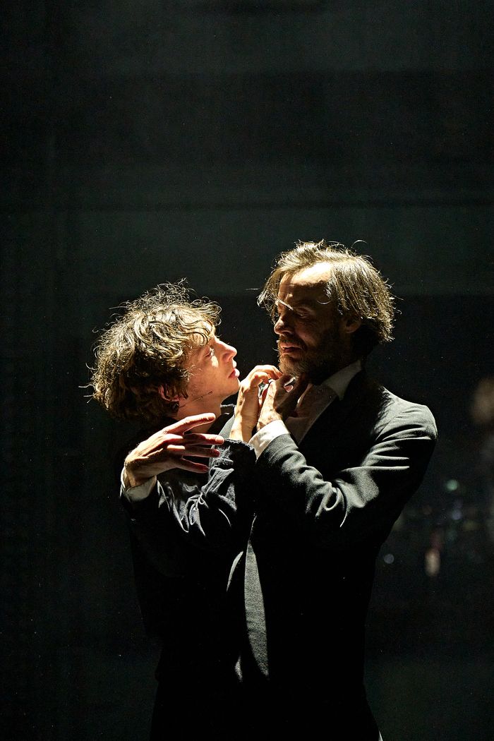 Photos: Radiohead-Based HAMLET HAIL TO THE THIEF Gets World Premiere — photo 5 of 19