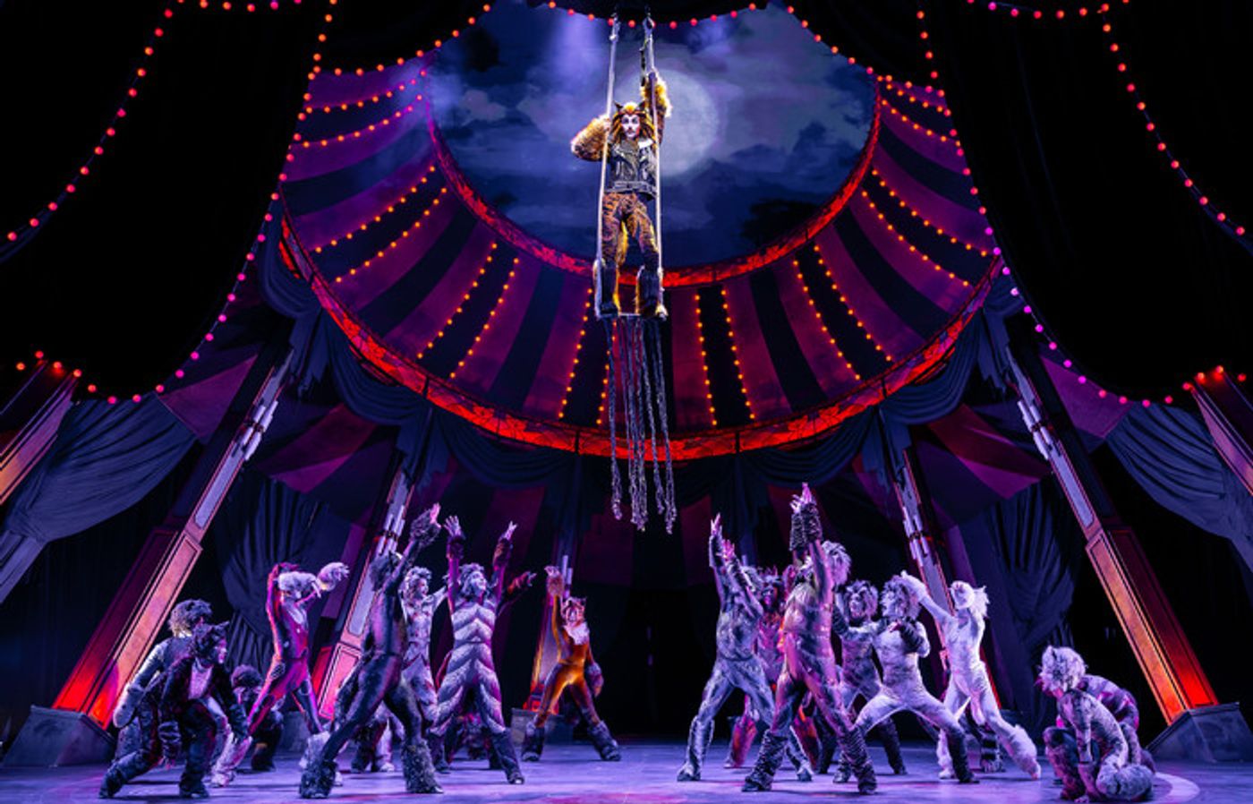 Photos: Circus-Themed CATS Soars At Chicago's Paramount Theatre Photos: Circus-Themed CATS Soars At Chicago's Paramount Theatre Image