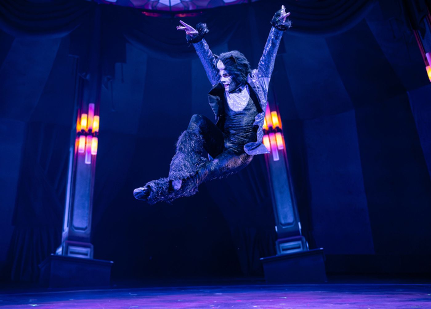 Photos: Circus-Themed CATS Soars At Chicago's Paramount Theatre Photos: Circus-Themed CATS Soars At Chicago's Paramount Theatre Image