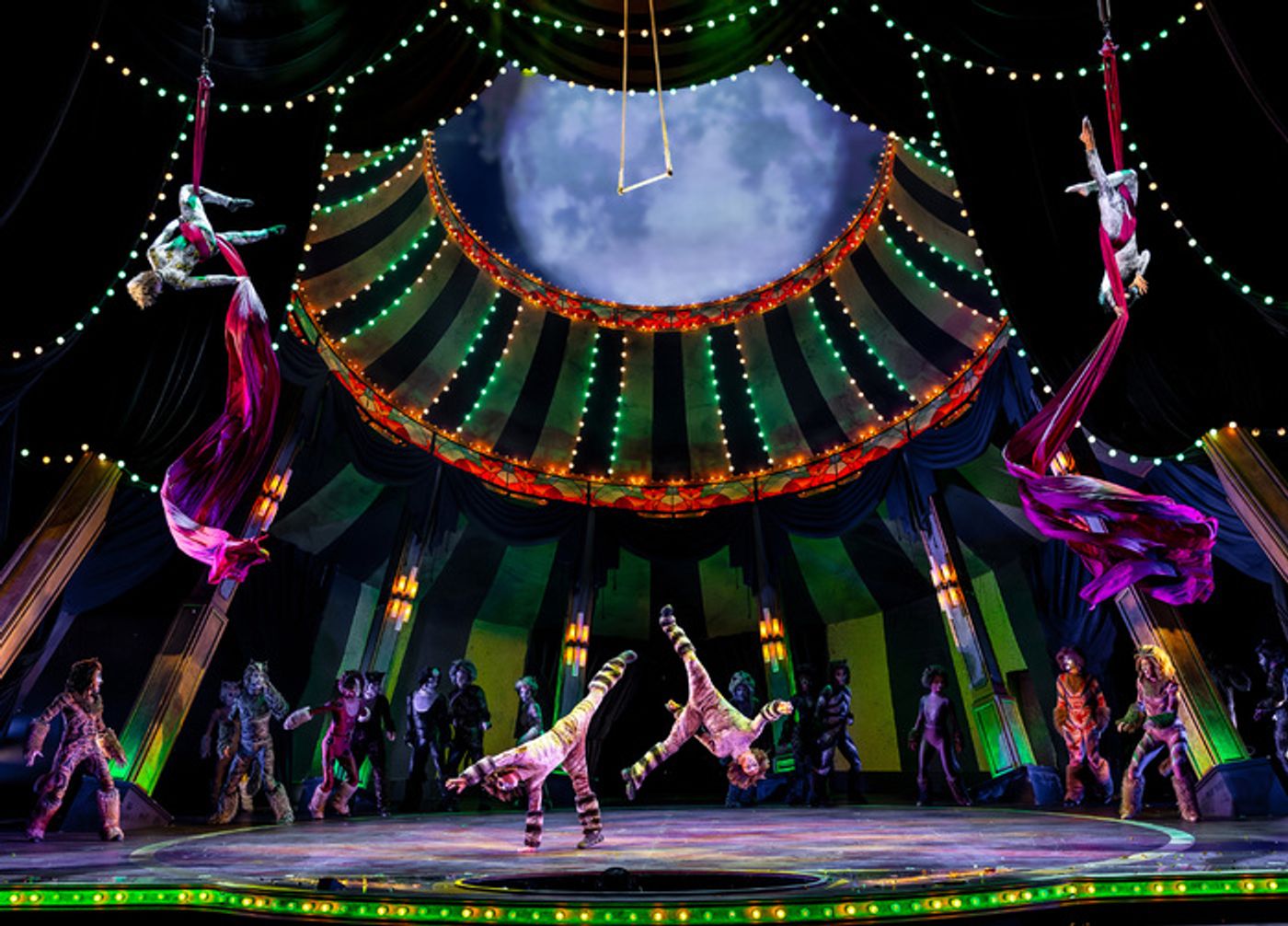 Photos: Circus-Themed CATS Soars At Chicago's Paramount Theatre Photos: Circus-Themed CATS Soars At Chicago's Paramount Theatre Image