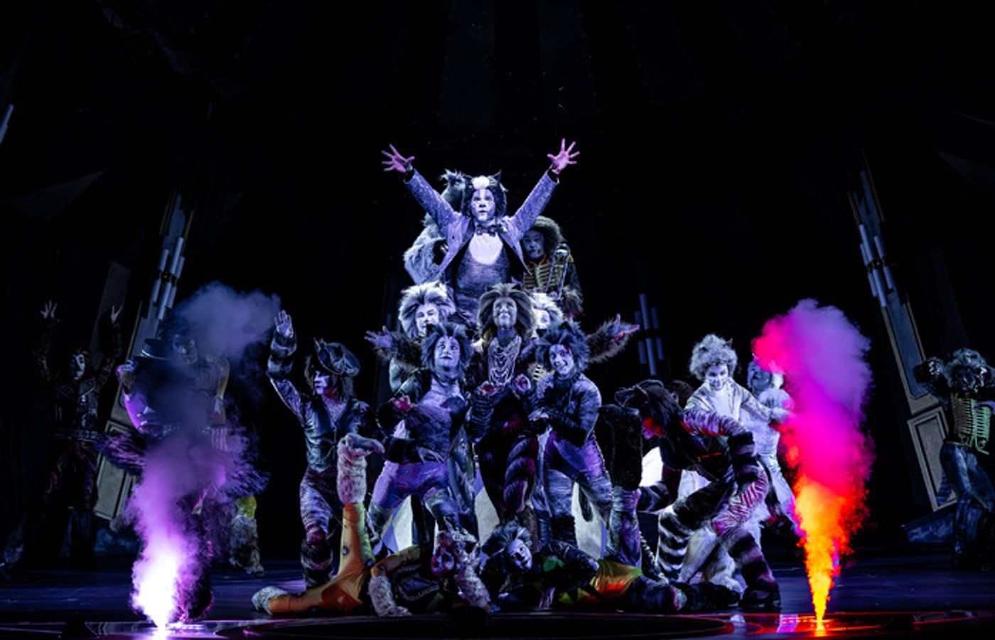 Photos: Circus-Themed CATS Soars At Chicago's Paramount Theatre Photos: Circus-Themed CATS Soars At Chicago's Paramount Theatre Image