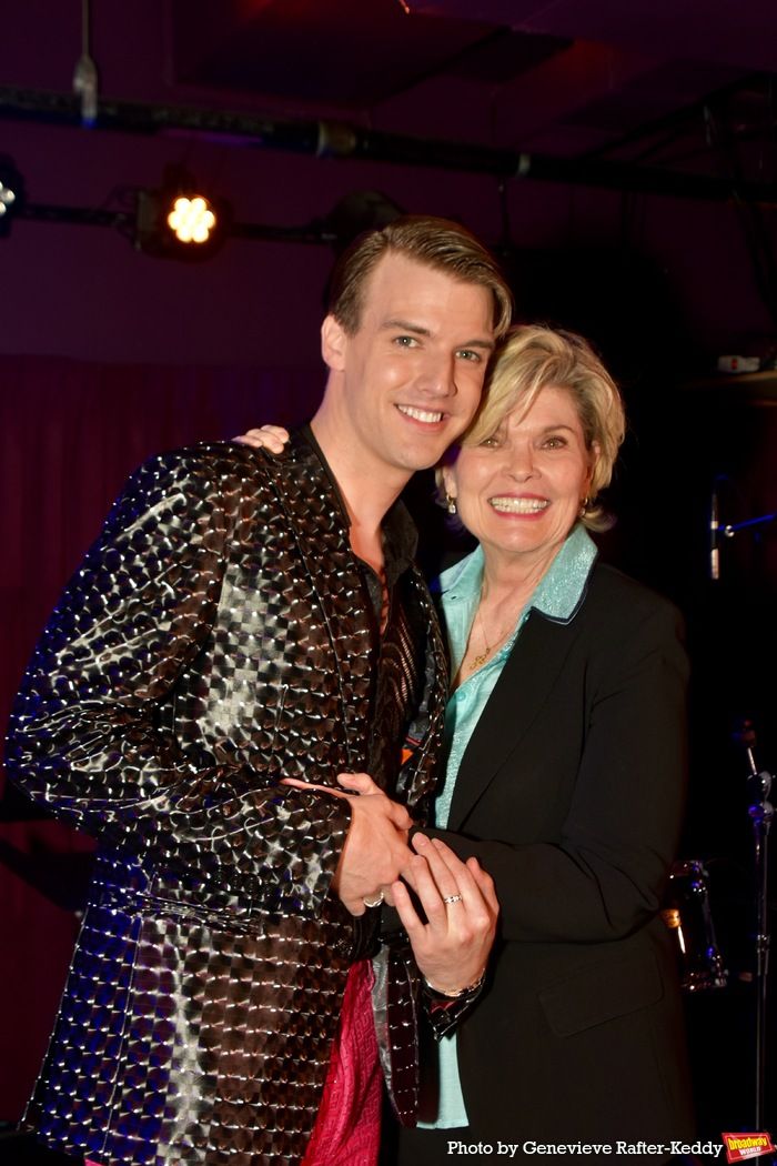 Photos: Mark William Returns to Green Room 42  Image