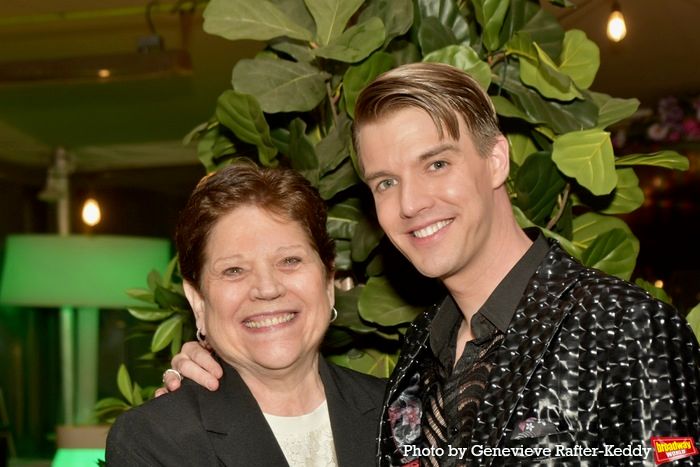 Photos: Mark William Returns to Green Room 42  Image
