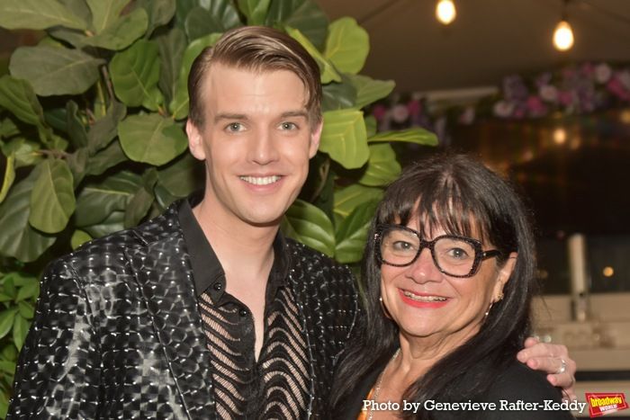 Photos: Mark William Returns to Green Room 42  Image