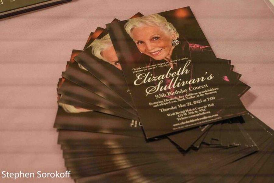 Review: Elizabeth Sullivan Performs at the Dutch Treat Club and the Torch is Passed Image