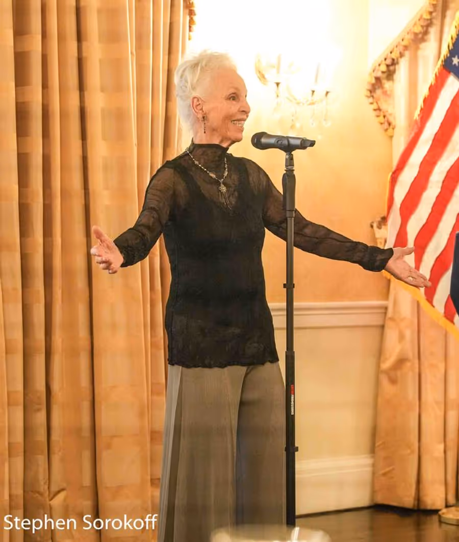Review: Elizabeth Sullivan Performs at the Dutch Treat Club and the Torch is Passed Image