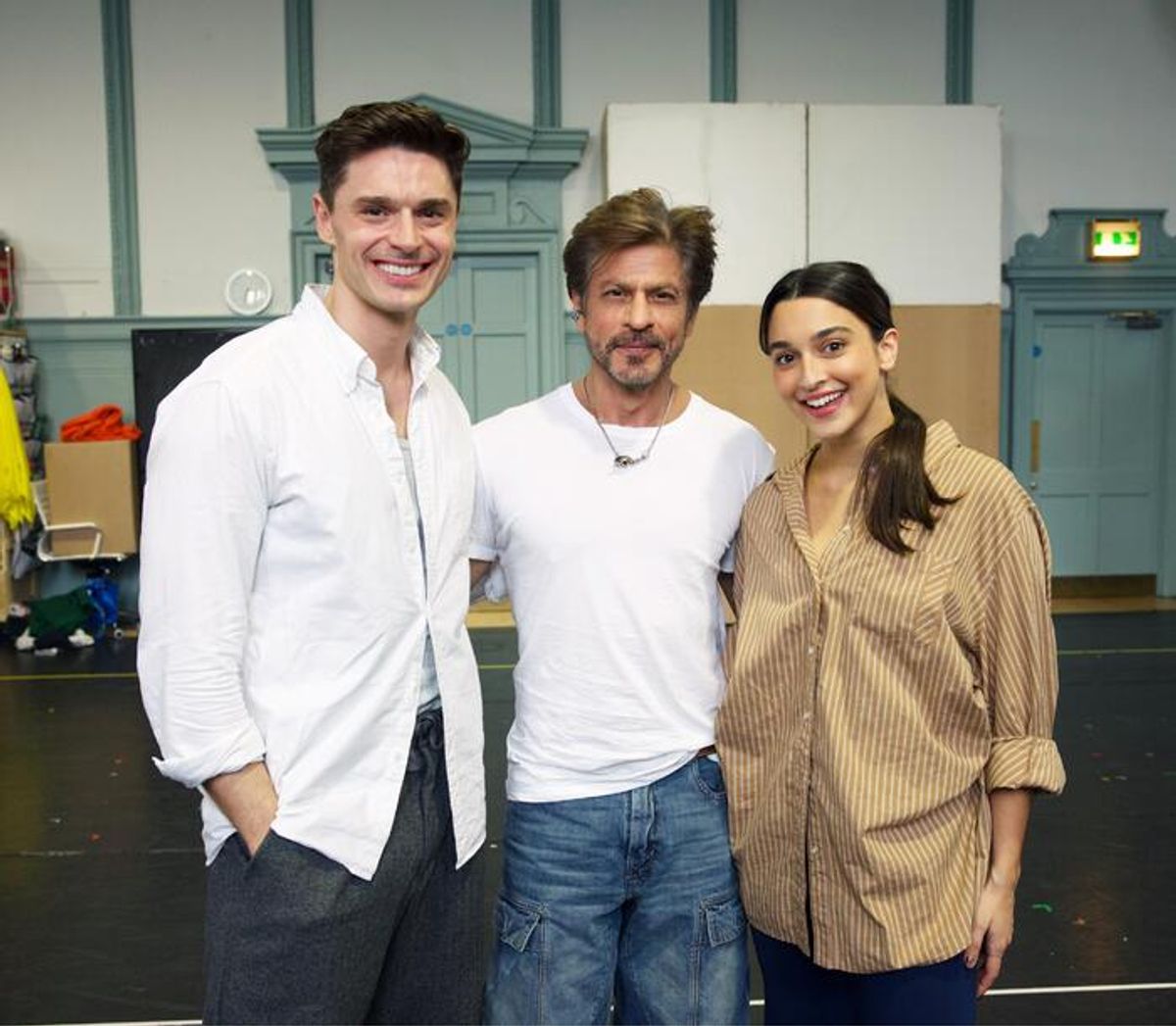 Ashley Day, Shah Rukh Khan, Jena Pandya at 