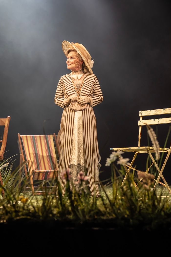 Photos: Imelda Staunton and More in MRS. WARREN'S PROFESSION — photo 4 of 9