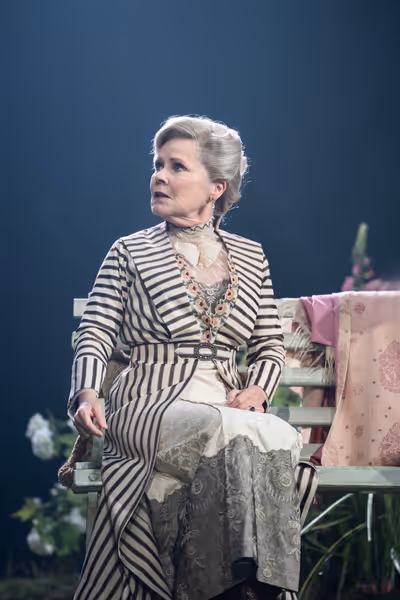 Imelda Staunton Photo