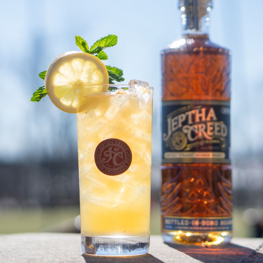 6 Refreshing Cocktail Recipes to Kick Off Summer Image