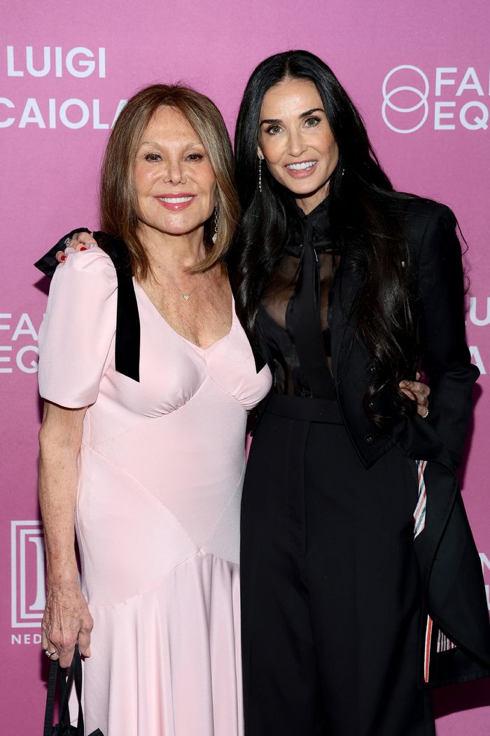 Photos: Nicole Scherzinger, Darren Criss, & More at NIGHT AT THE PIER — photo 15 of 57