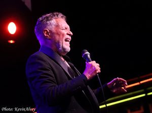 Clint Holmes Photo