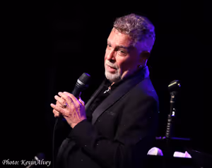 Clint Holmes Photo